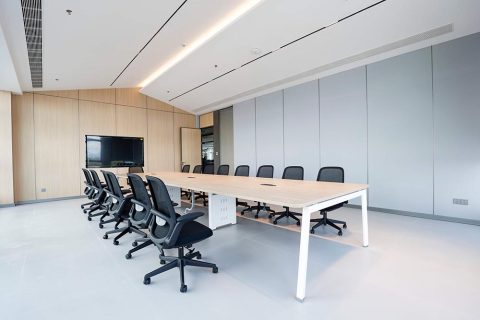 How to Choose the Right Conference Table for Your Company’s Meeting Room